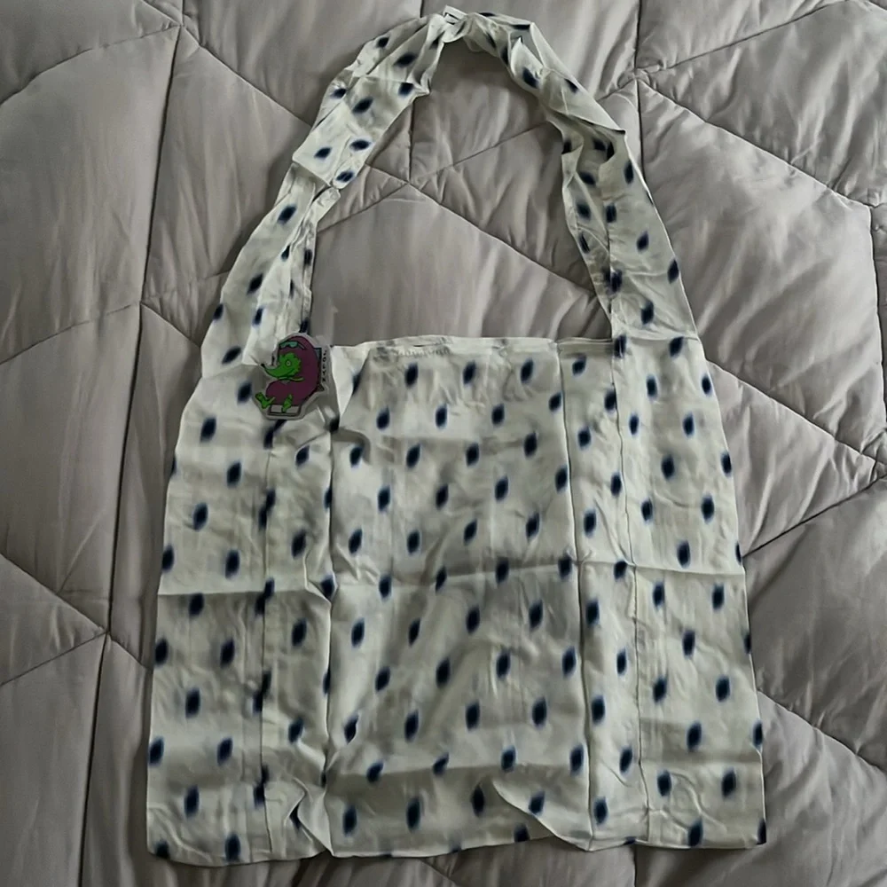 Jolyn Mallyce Tote - Picture 2 of 3